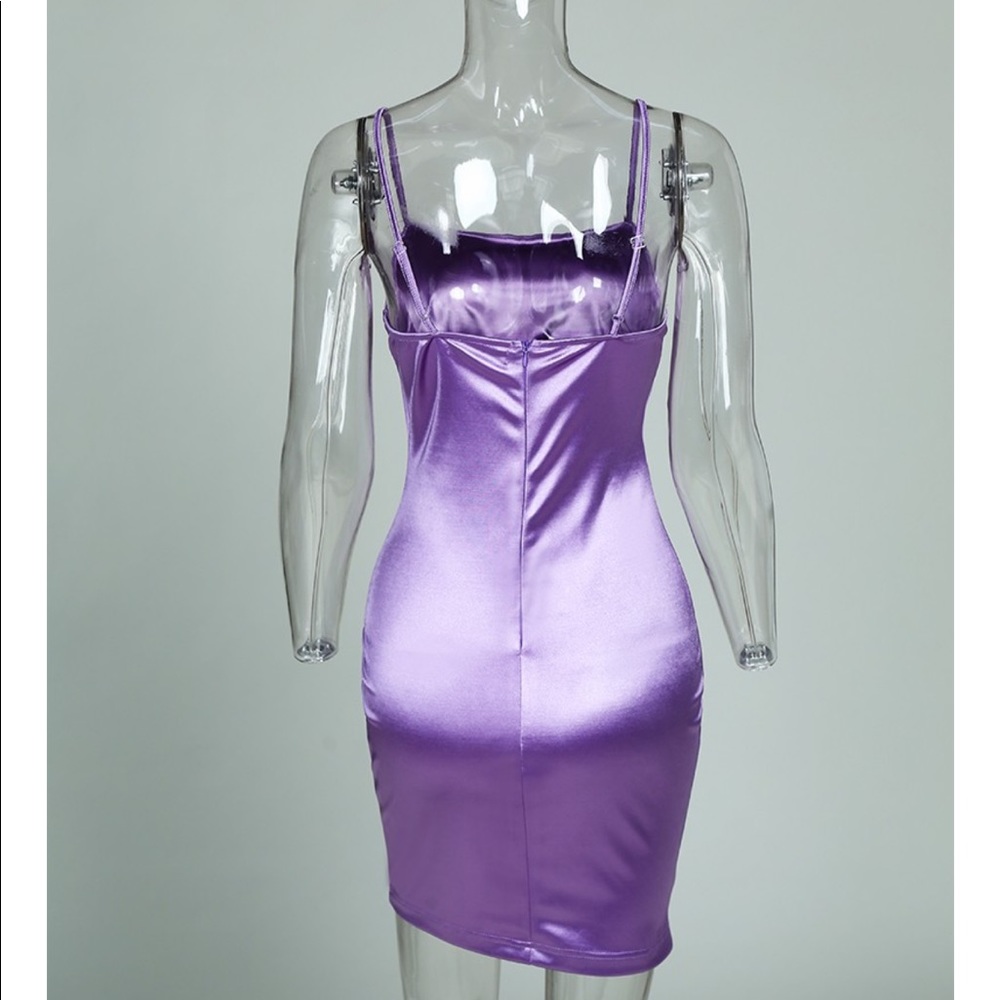 SALE‼️NO OFFERS - SATIN DRESS IN LILAC - Picture 5 of 7